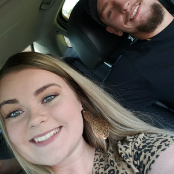 Meet your Posher, Jessica - Picture 1 of 1